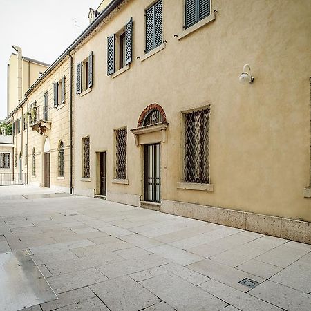 Arena Easy Suites Guesthouse Verona Dış mekan fotoğraf