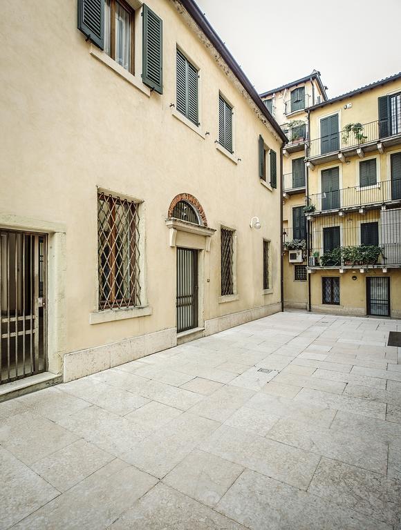 Arena Easy Suites Guesthouse Verona Dış mekan fotoğraf